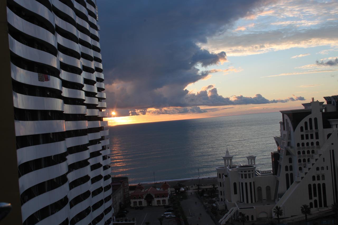 Orbi Plaza Tamara Batumi Exterior foto